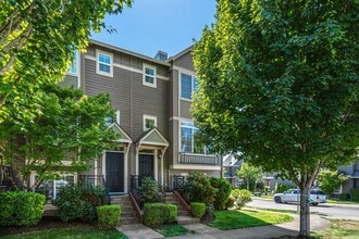 Building Photo - 16884 NW Shadow Hills Ln