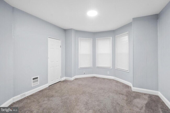 Building Photo - 3317 Kip St