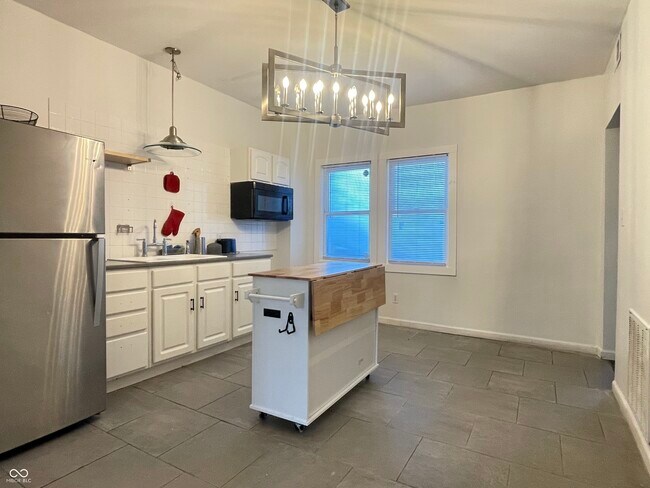 Building Photo - 3818 Central Ave