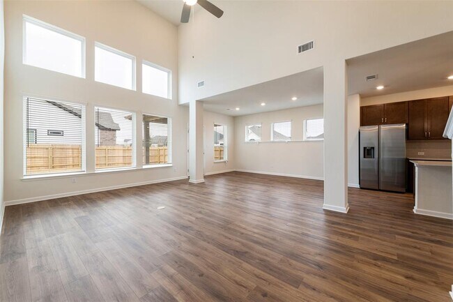 Building Photo - 801 Simmental Loop