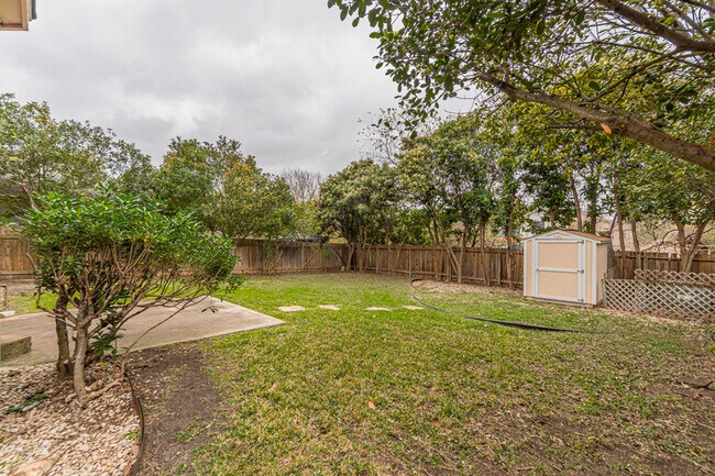 Building Photo - 13607 Auburn Oaks