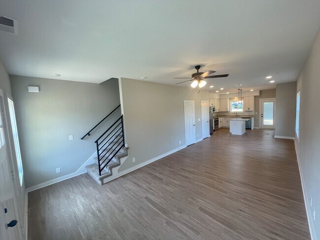 Building Photo - 310 Honeycomb Ct
