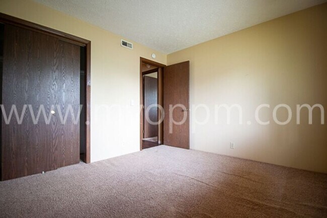 Building Photo - 8620 N 31st St