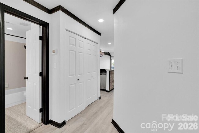 Building Photo - 18755 Vineyard Point Ln