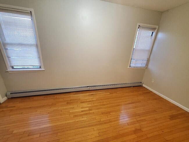 Building Photo - 41 Harmon St