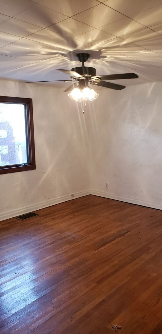 Building Photo - 3 bedroom 1 bath