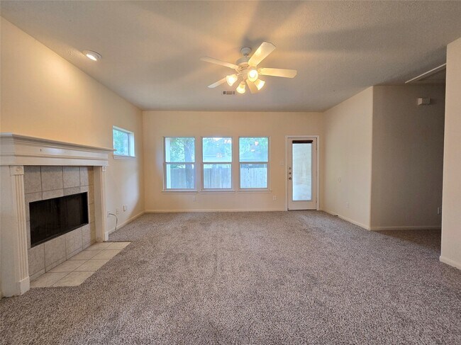 Building Photo - 802 Marksey Ct