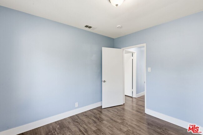 Building Photo - 14141 Gault St