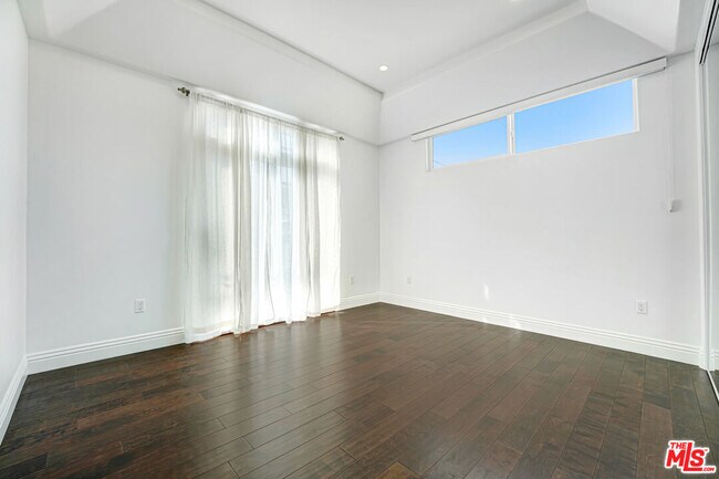 Building Photo - 1834 Euclid St