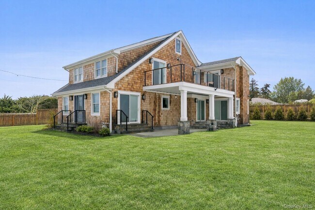 Building Photo - 10 Sagamore Rd