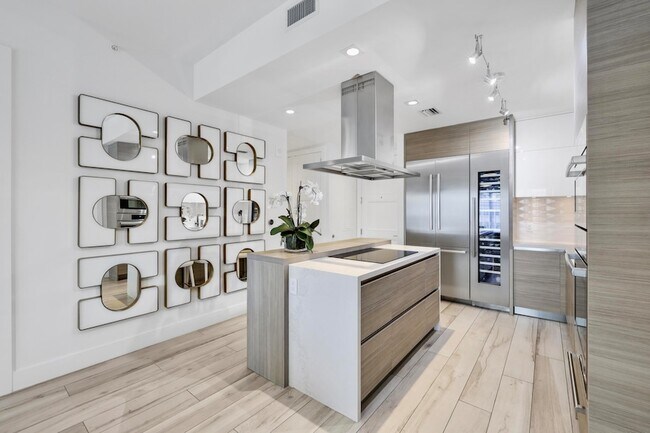Building Photo - 155 E Boca Raton Rd