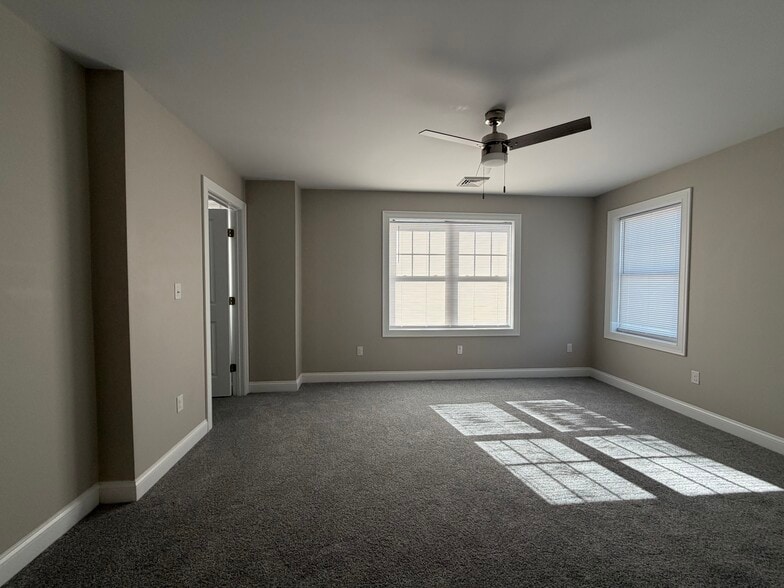 Building Photo - 93 Waterman Ave