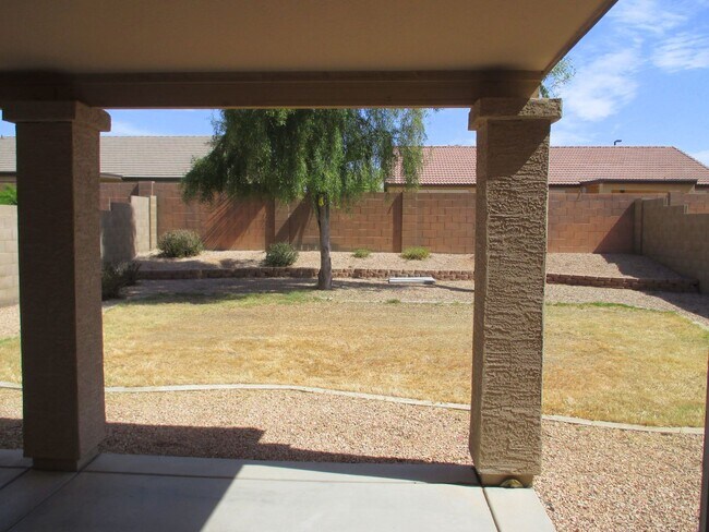 Building Photo - New Listing in Buckeye