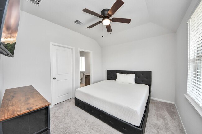 Building Photo - 10618 Amador Peak Dr