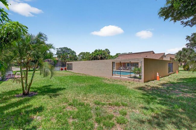 Building Photo - 1089 NW 13th St