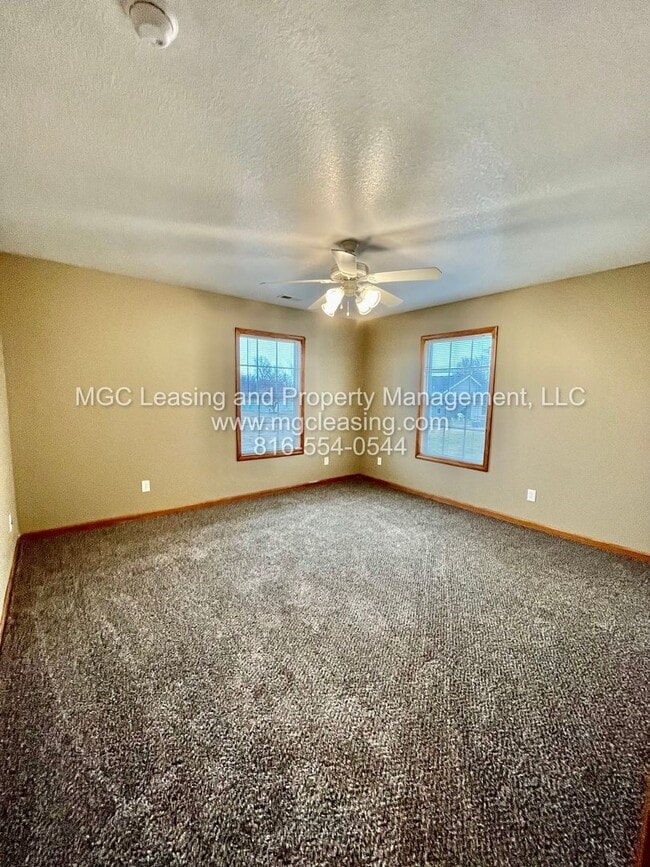 Building Photo - 706 Meadow Ct