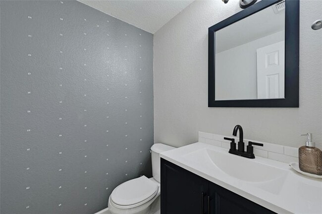 Building Photo - 5616 Emerald Forest Dr