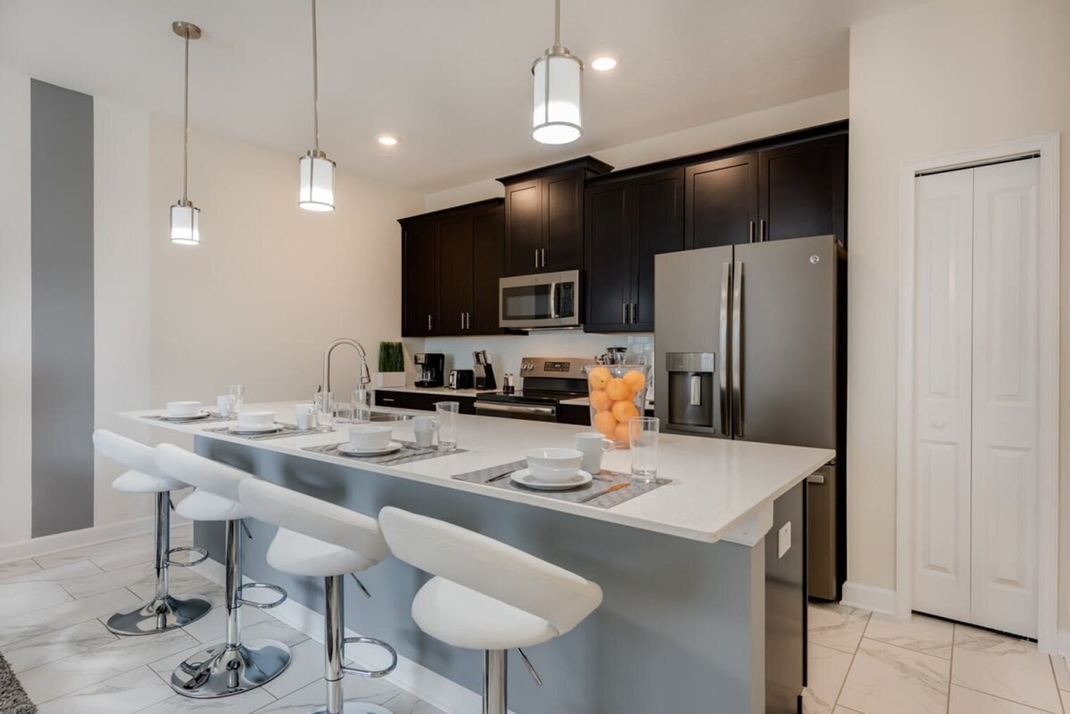 Building Photo - 4833 Romeo Cir