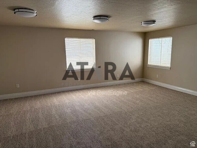 Building Photo - 941 Fremont Rd