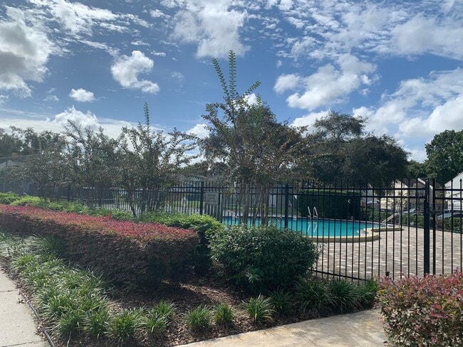 Building Photo - 2/1.5 Fletcher Mill Townhouse $1550/month Available 6/20/2026