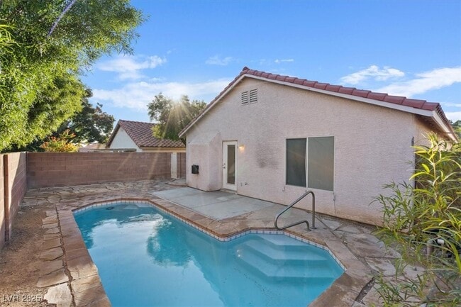 Building Photo - 9632 Marigny Ct