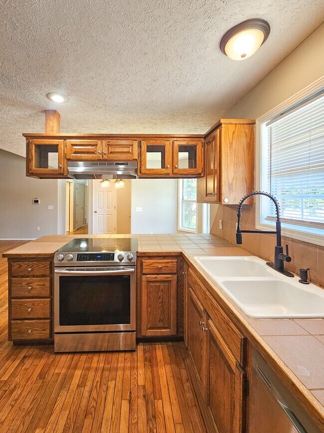 Building Photo - 1257 W Bridgewood Pl
