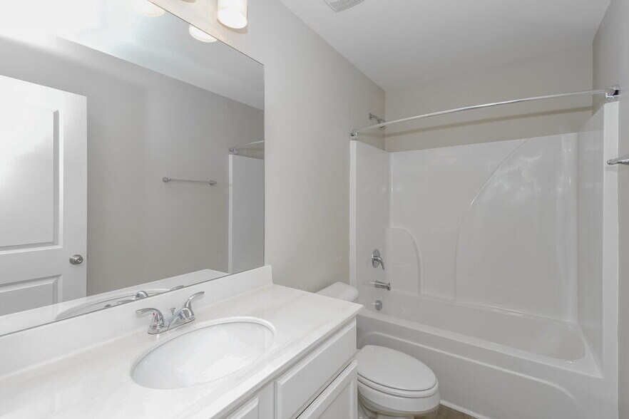 Building Photo - 313 Kenmore Ct
