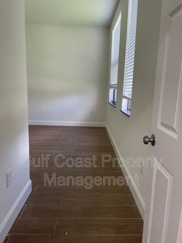 Building Photo - 126 Viewpoint Dr