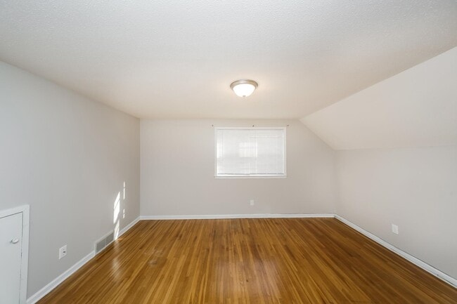 Building Photo - 4346 Gardenview Dr