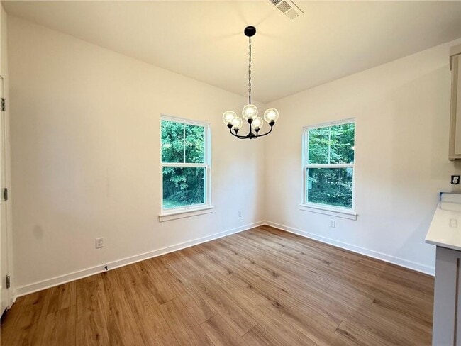 Building Photo - Nice Townhouse Near Campus