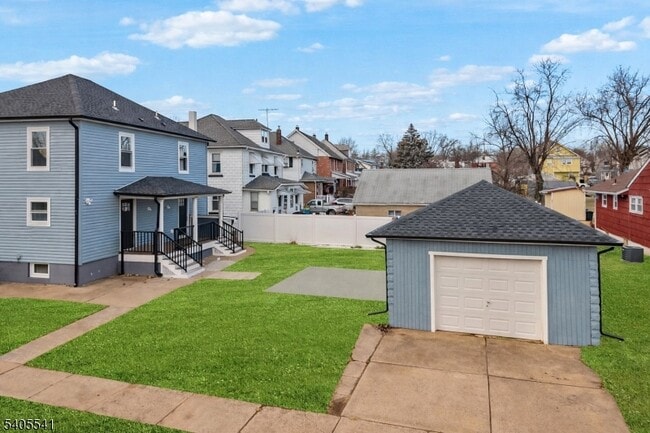 Building Photo - 80 Anderson St