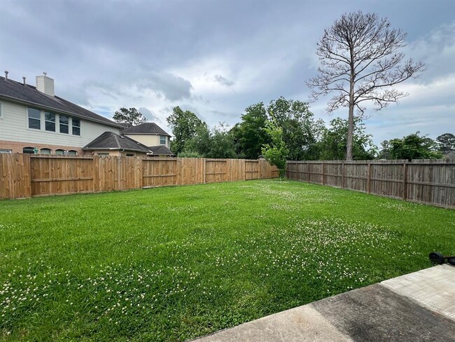 Building Photo - 3821 Armand Dr