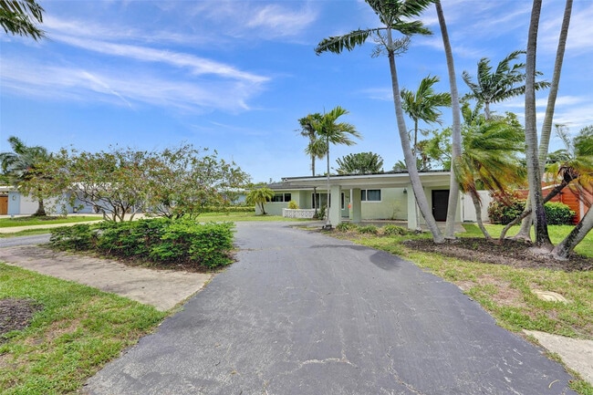 Building Photo - 720 NW 29th Ct
