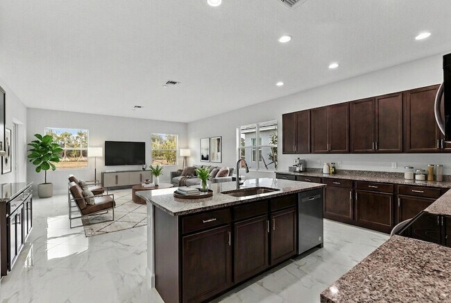 Building Photo - 15054 Wildwood Cir