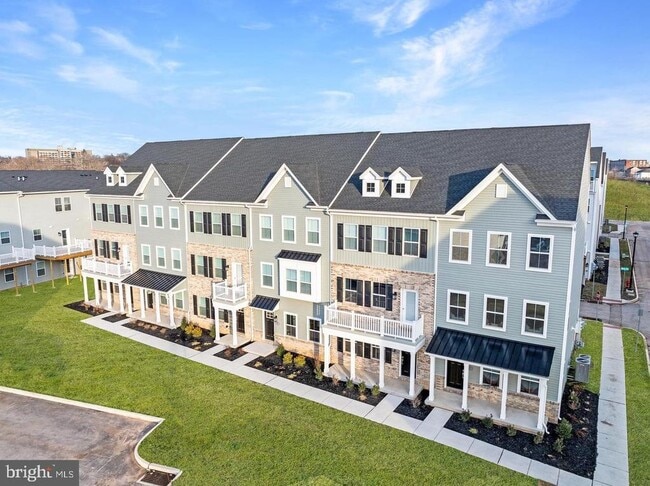 Building Photo - 35 E Front St