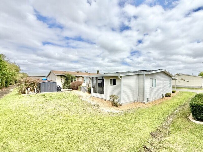 Building Photo - 43 Sargent St