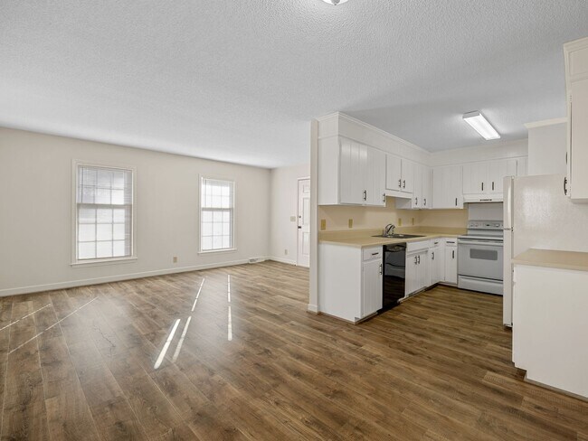 Building Photo - 400A Taylor Rd