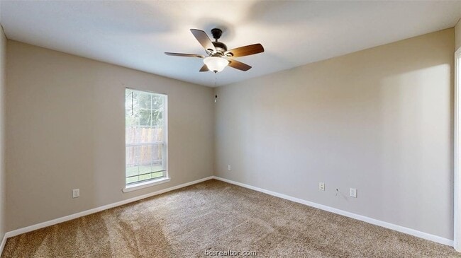 Building Photo - 1507 Hollowhill Drive Unit A