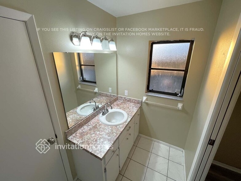 Building Photo - 7535 N Leewynn Dr