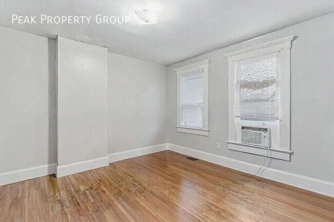 Building Photo - 196 W 8th Ave