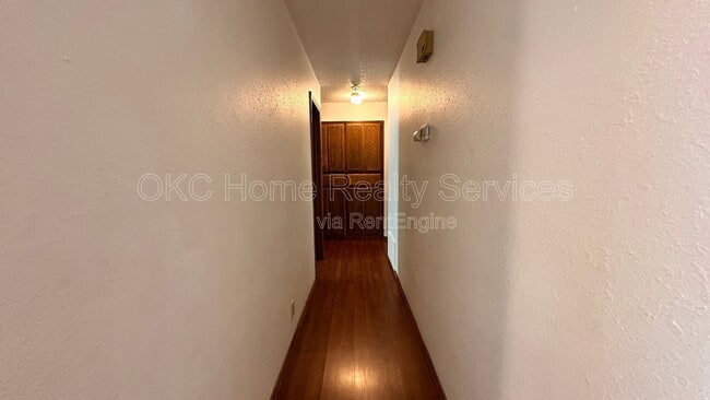 Building Photo - 1210 Glenwood Dr