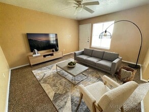 Building Photo - 3203 Toledo Dr