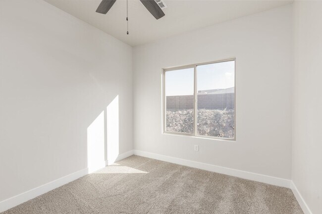 Building Photo - 2027 W 380 S