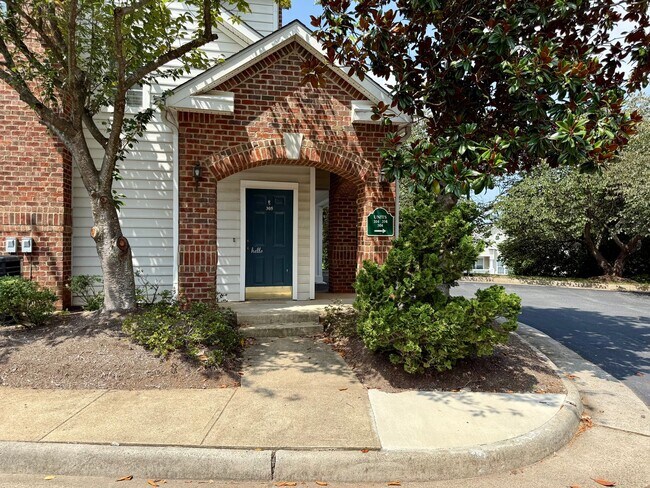 Primary Photo - 925 Dorchester Pl