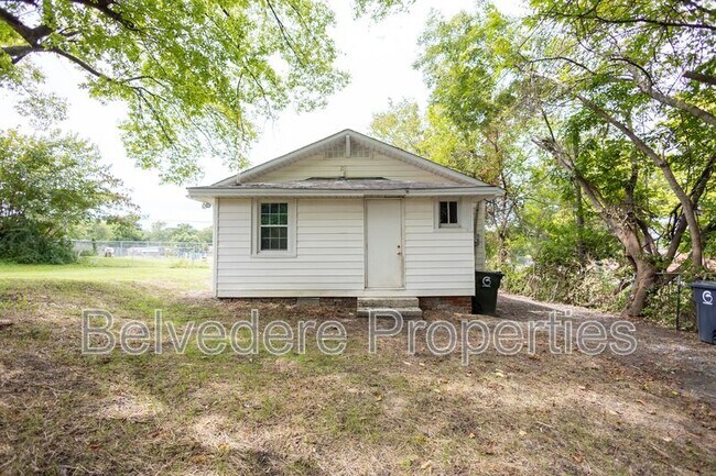 Building Photo - 507 Law St