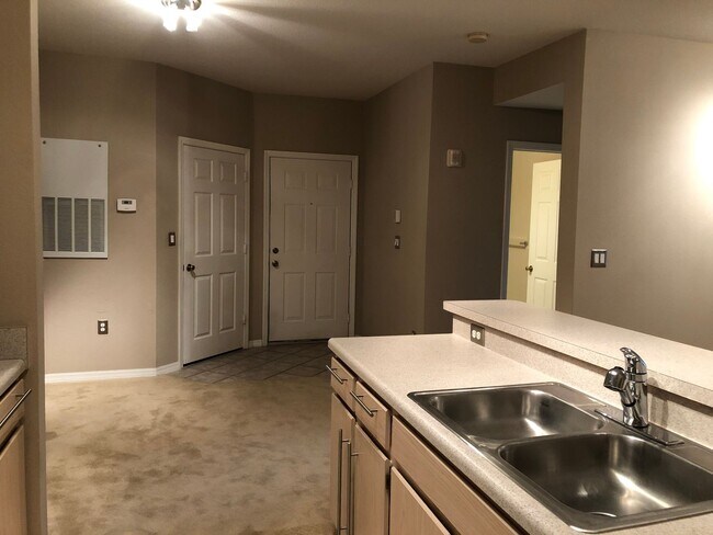 Building Photo - APARTMENT FOR RENT IN THE BEST AREA OF ORLANDO