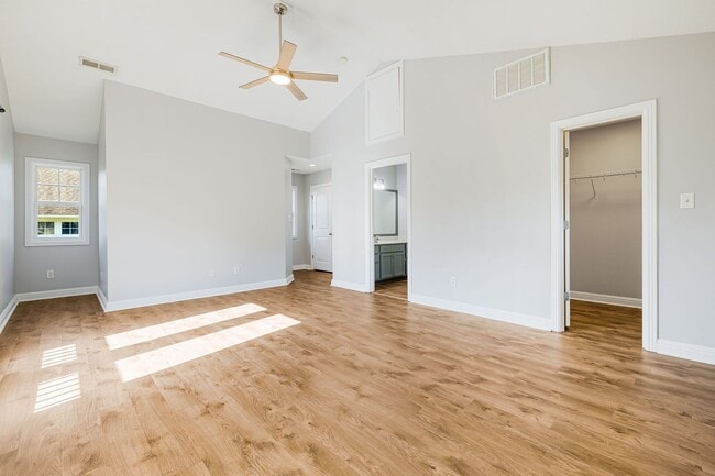 Building Photo - Newly Renovated 3-Bedroom Home with Modern Upgrades Minutes from Woodfin, Downtown Asheville, & W...