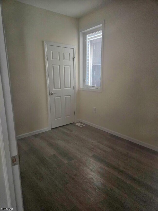 Building Photo - 167 S 9th St