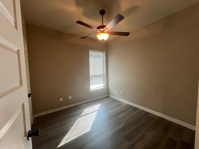 Building Photo - 25136 Pacific Wren Dr