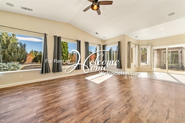 Building Photo - 15020 Redmond Lp